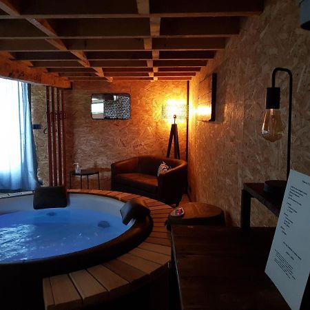 Au Soleil Vert - Chambre De Charme Avec Spa Et Sauna Prives Zeggers-Cappel Zewnętrze zdjęcie